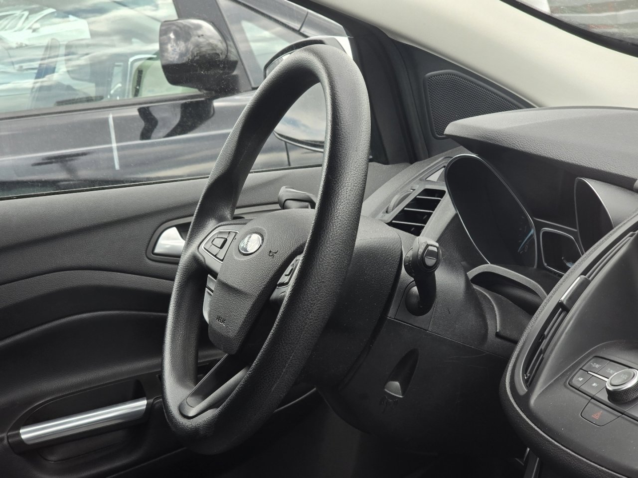 Used 2019 Ford Escape SE image 20