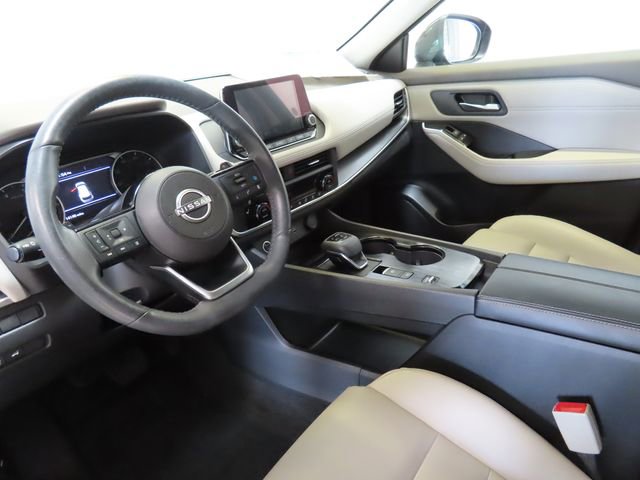 Used 2023 Nissan Rogue SV w/ SV Premium B Package image 4