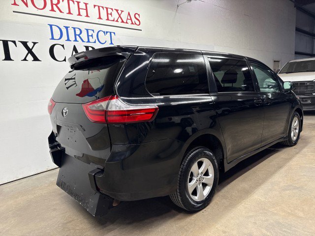 Used 2020 Toyota Sienna L image 6