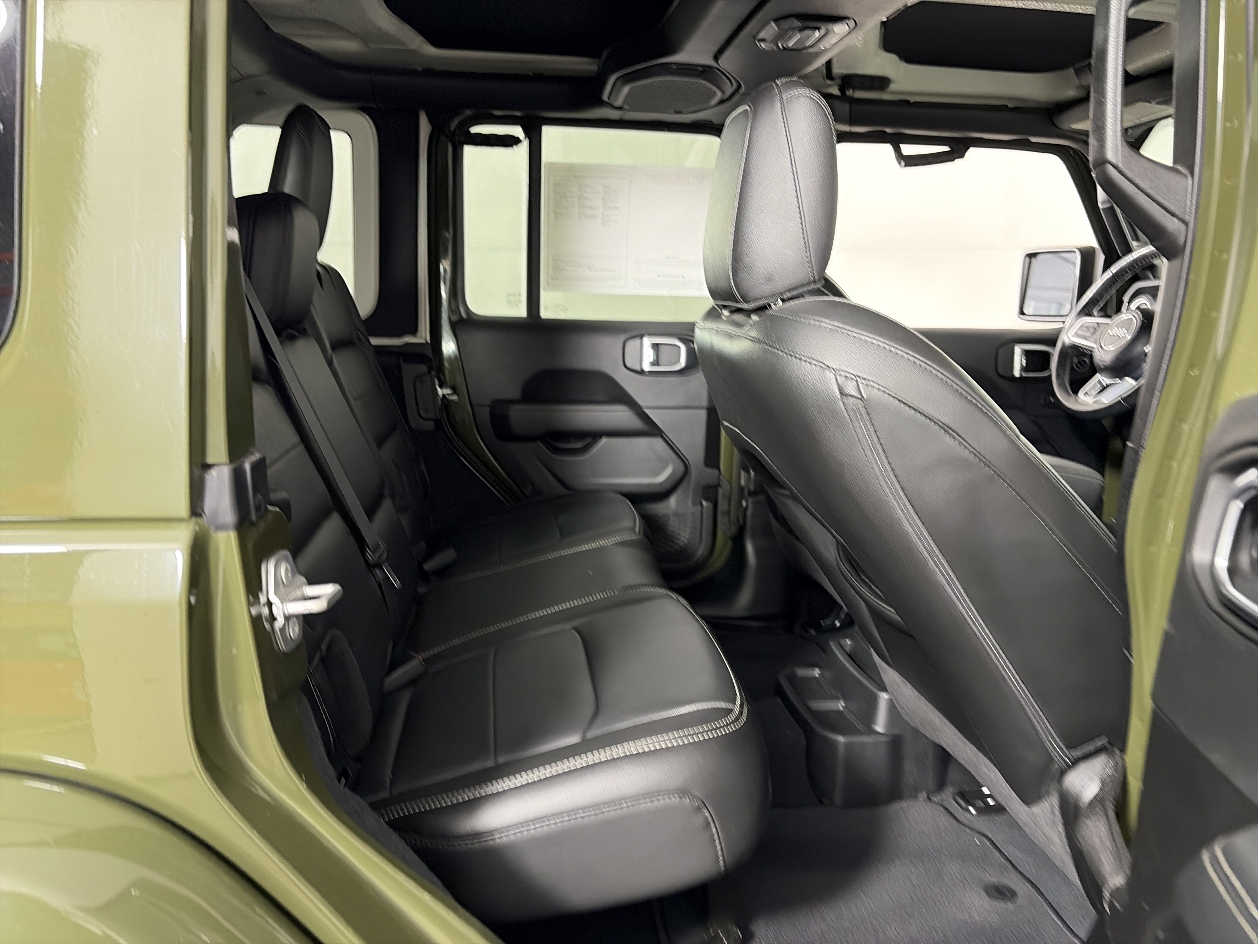 Used 2022 Jeep Wrangler Unlimited Sahara w/ Cold Weather Group image 38