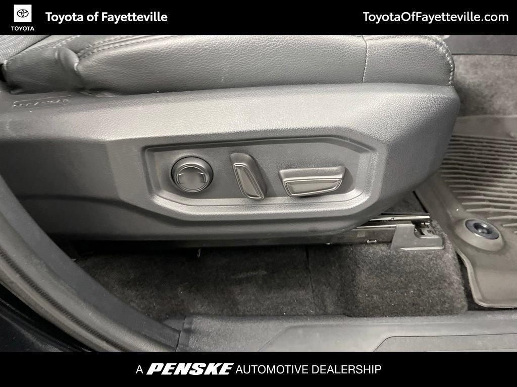 Used 2024 Toyota Tundra Limited AWD/4WD image 8