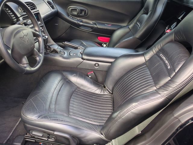 Used 2004 Chevrolet Corvette Convertible w/ Preferred Equipment Group image 13