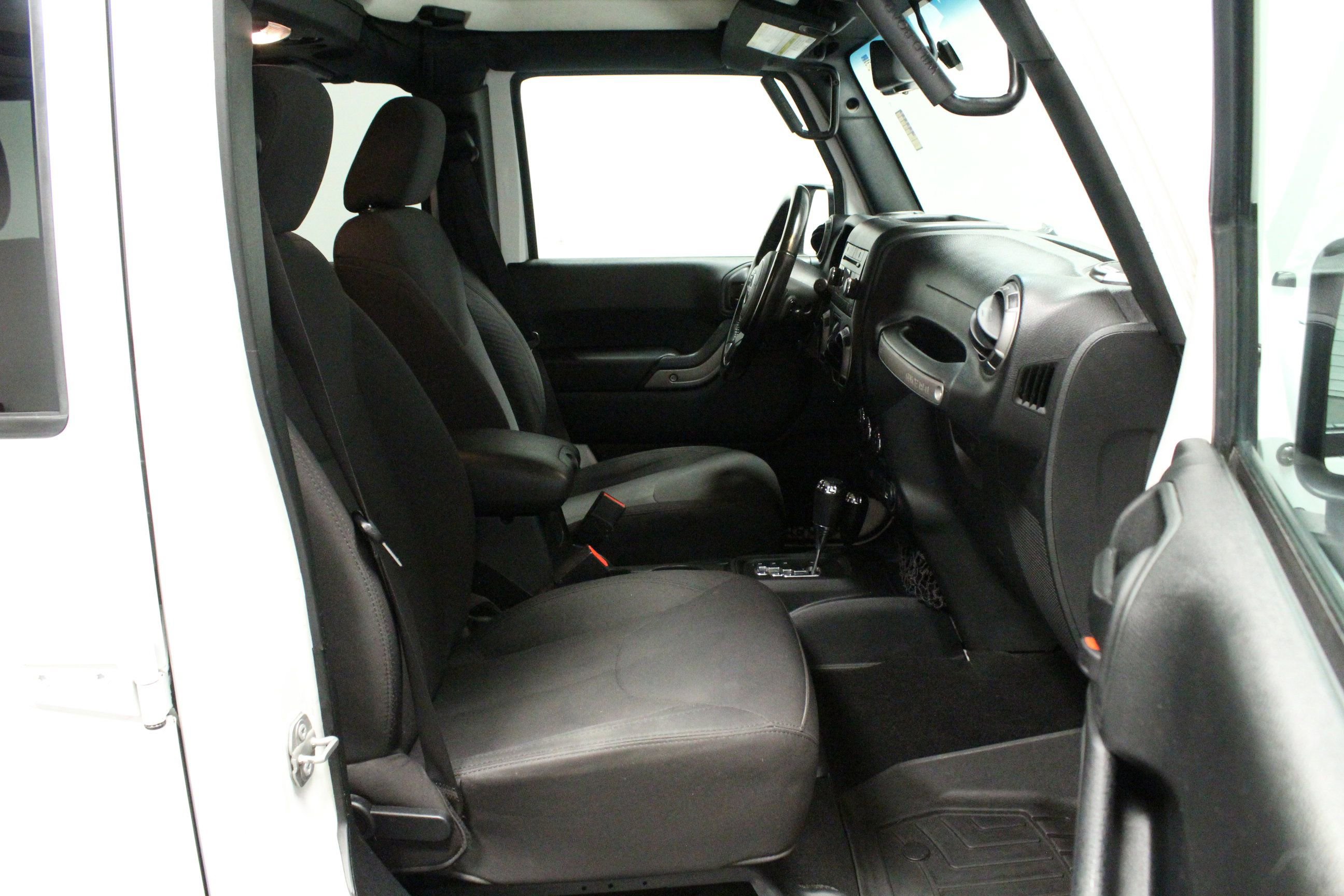 Used 2018 Jeep Wrangler Unlimited Sport S AWD/4WD image 16