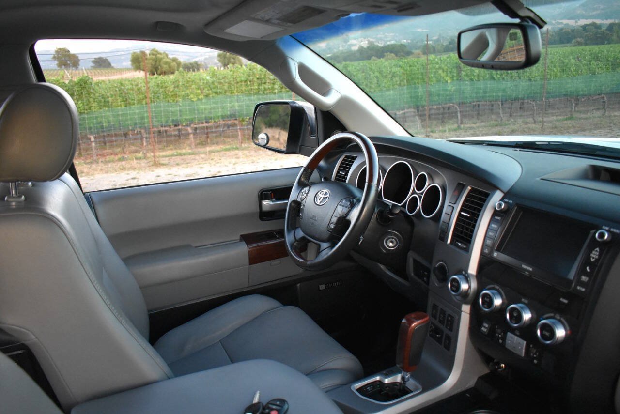 Used 2013 Toyota Sequoia Platinum AWD/4WD image 34