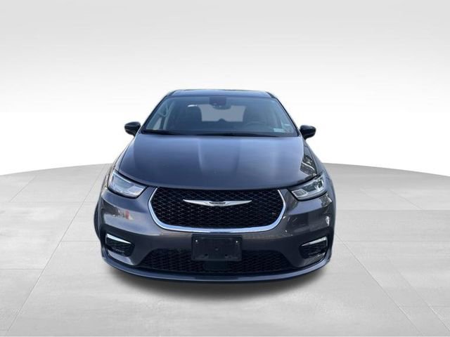 Used 2023 Chrysler Pacifica Touring-L FWD image 10