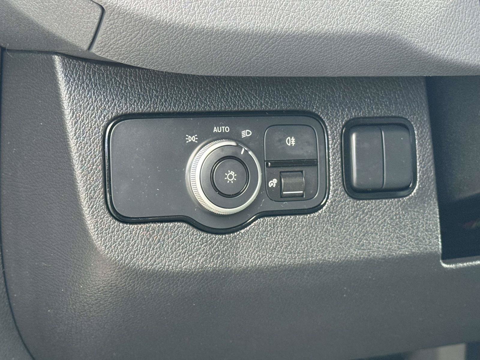 Used 2024 Mercedes-Benz Sprinter 2500 image 15