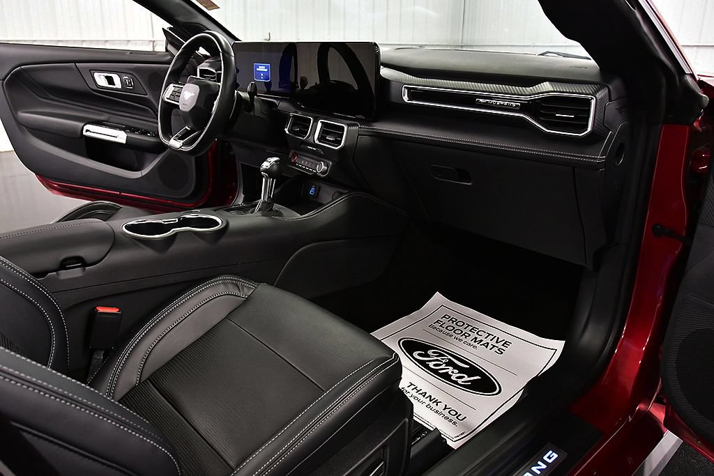 Used 2025 Ford Mustang GT Premium RWD image 28