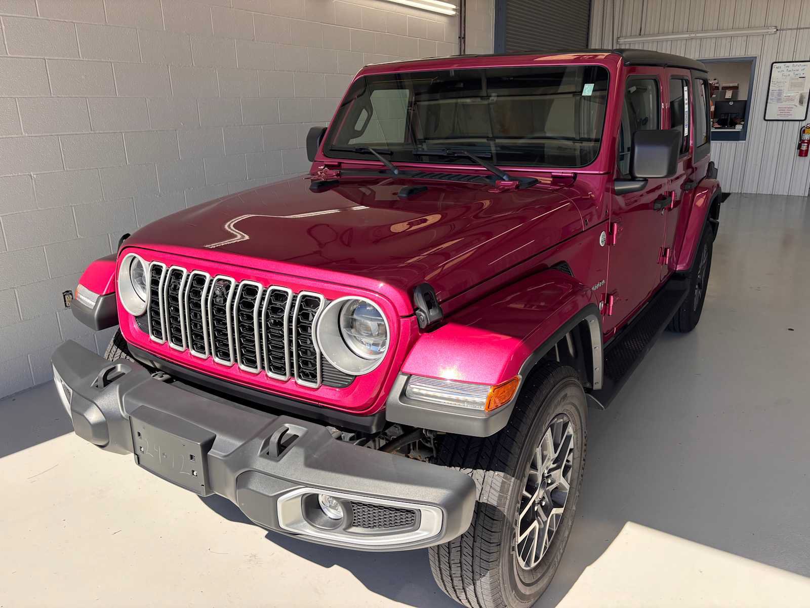 Used 2024 Jeep Wrangler Unlimited Sahara w/ Technology Group