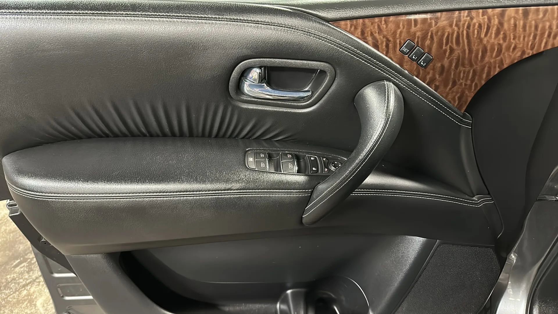 Used 2019 Nissan Armada SL w/ Premium Package image 11