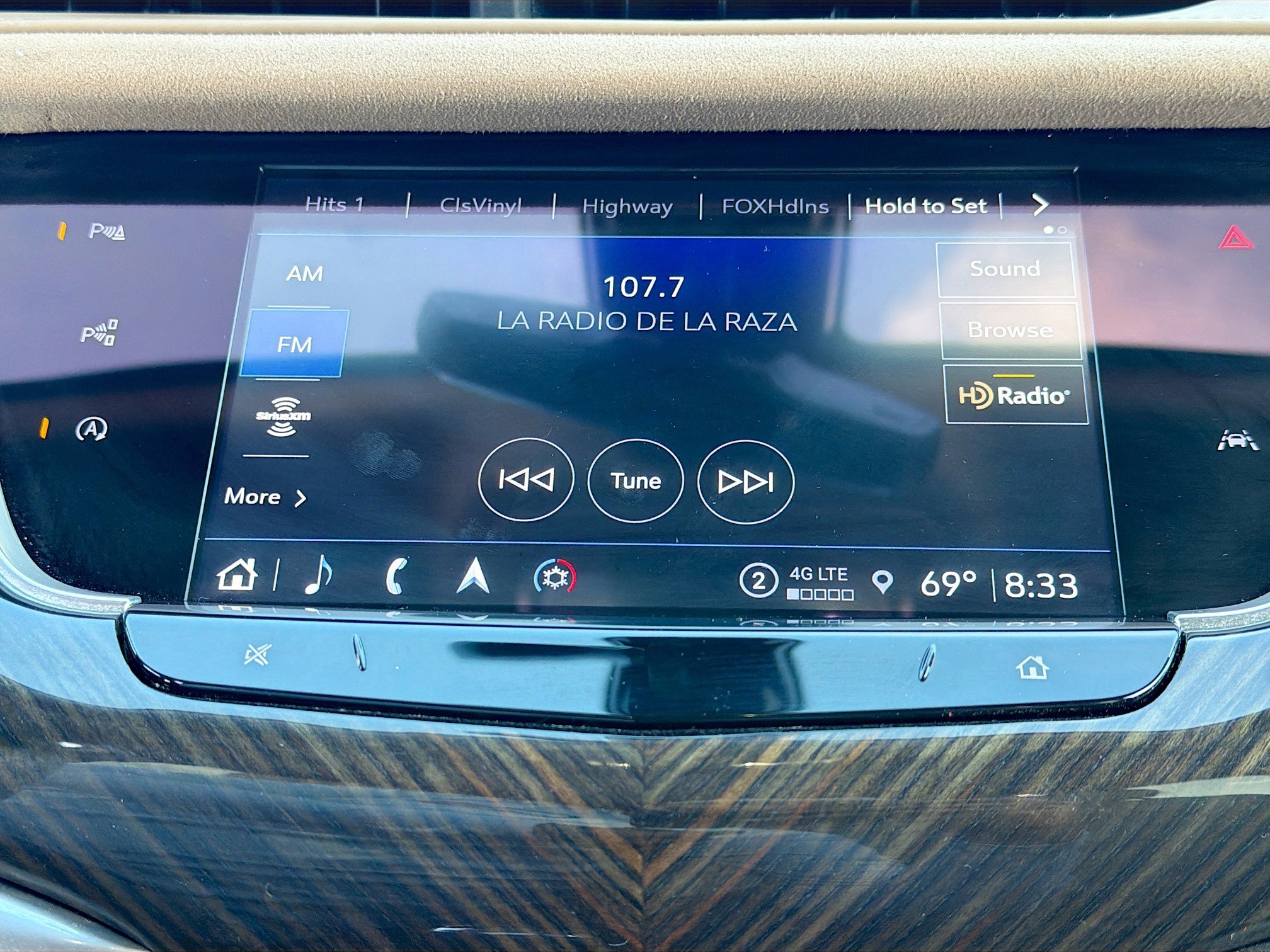 Used 2024 Cadillac XT6 Premium Luxury w/ Platinum Package AWD/4WD image 32