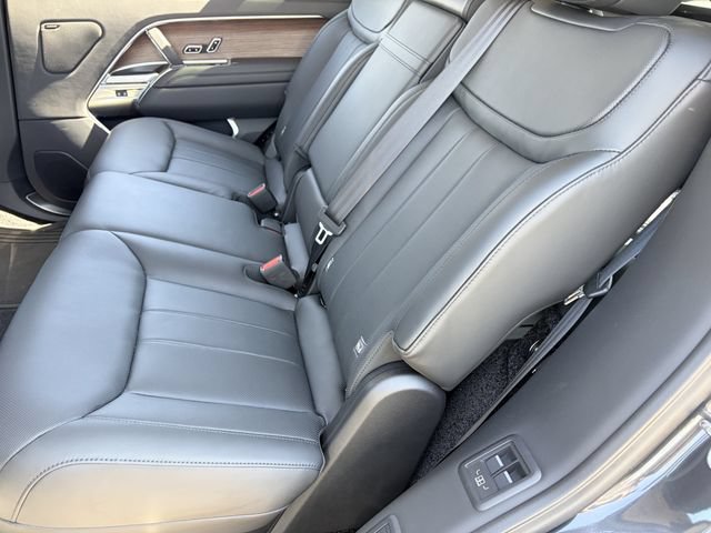 New 2026 Land Rover Range Rover Long Wheelbase SE AWD/4WD image 16