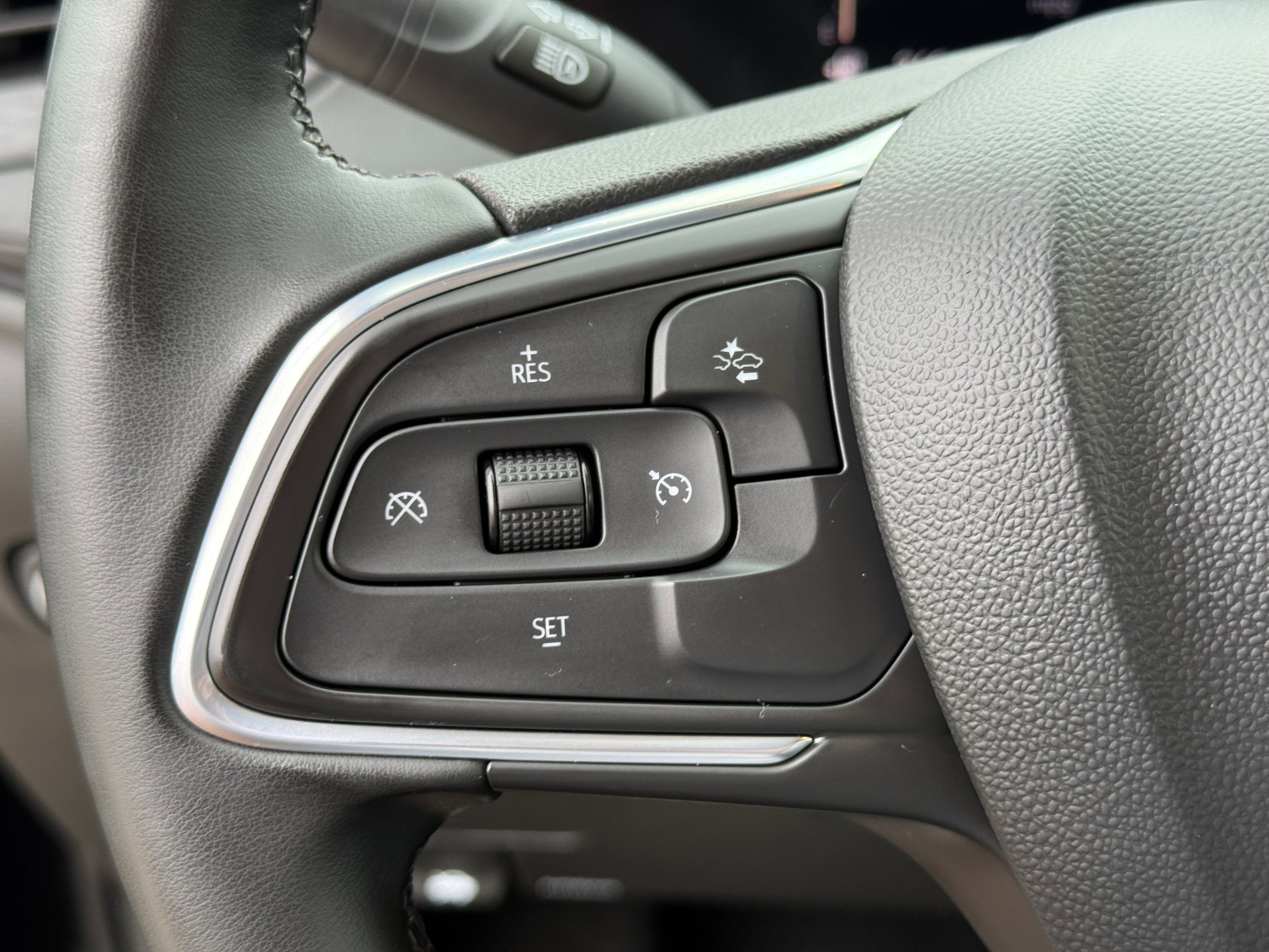 Used 2024 Buick Encore GX Sport Touring image 17