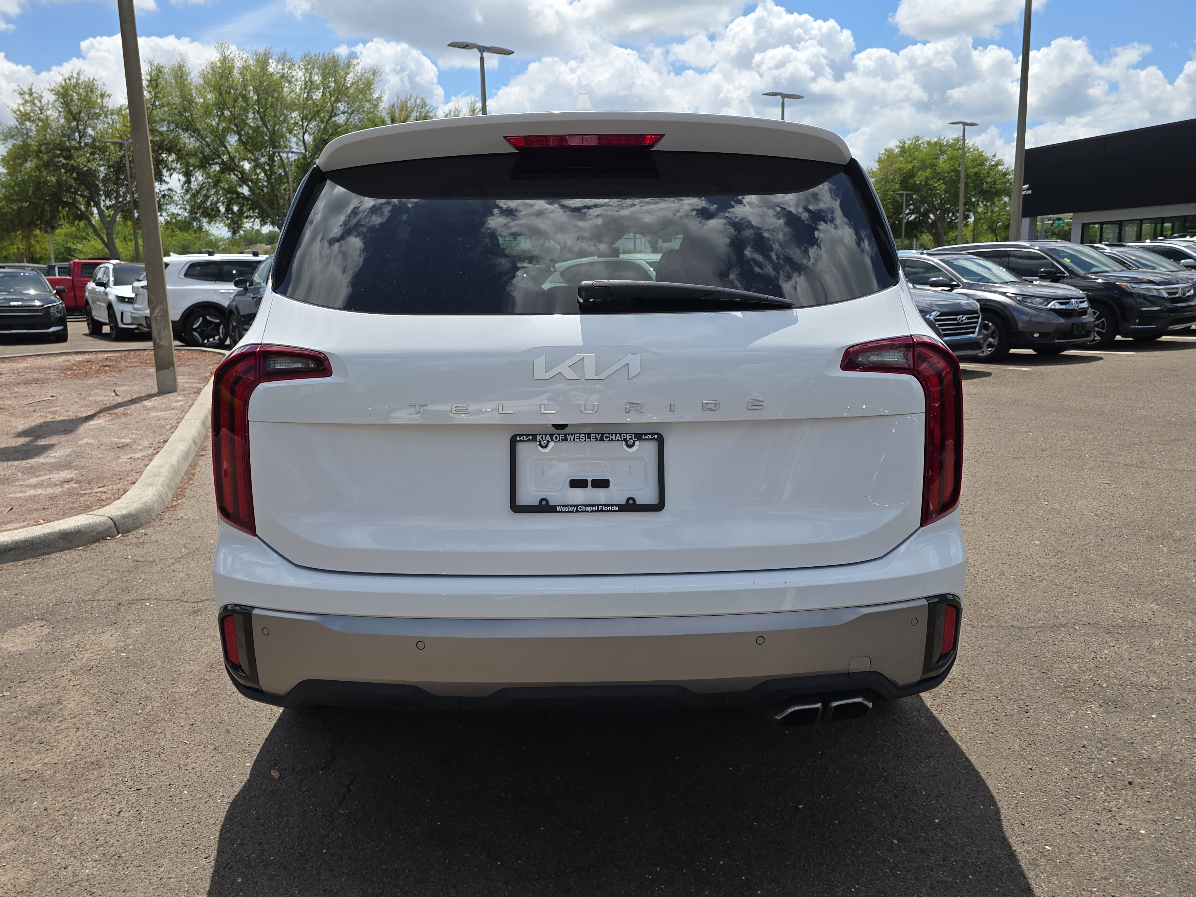 Certified 2025 Kia Telluride S FWD image 7