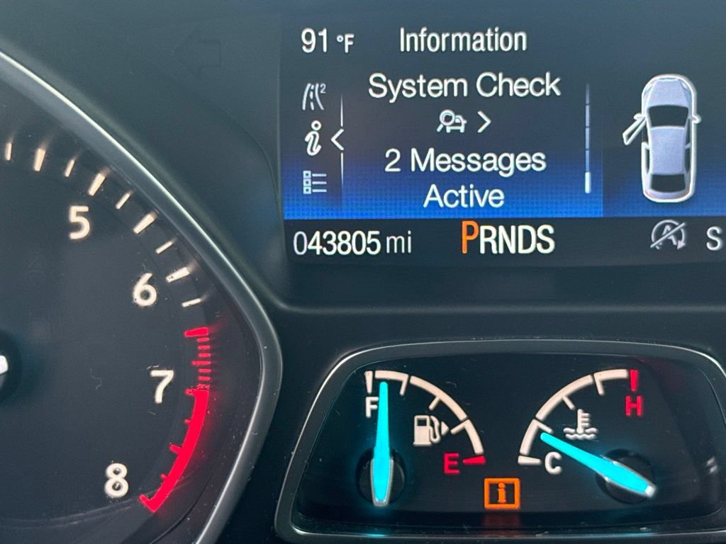 Used 2017 Ford Escape SE w/ SE Cold Weather Package AWD/4WD image 8