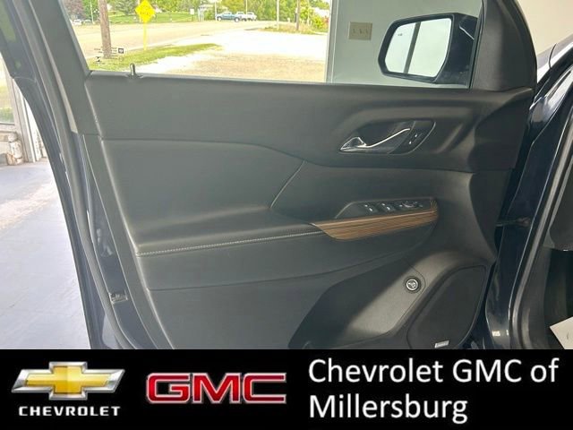 Used 2017 GMC Acadia SLE w/ Driver Alert Package I AWD/4WD image 13