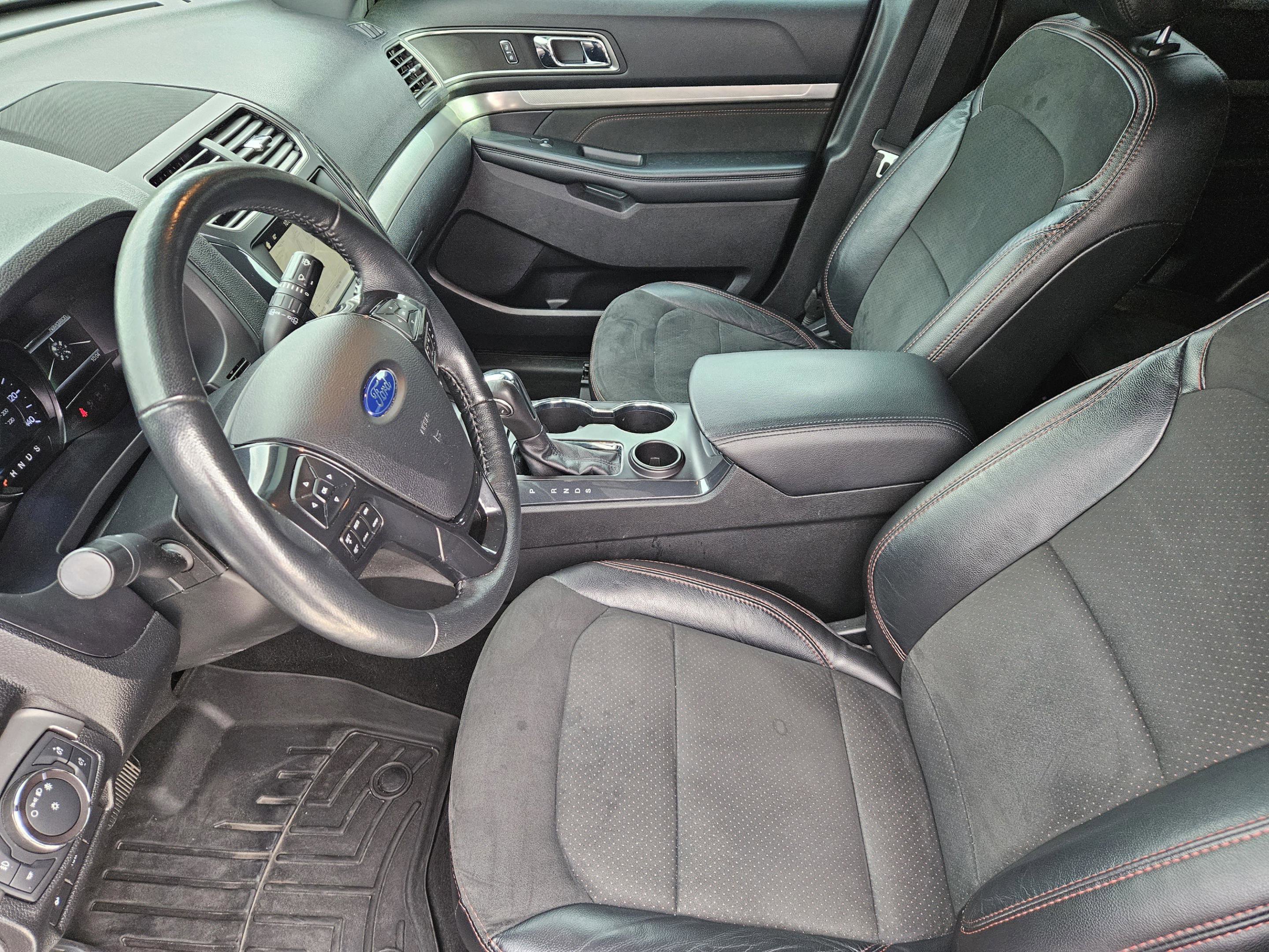 Used 2019 Ford Explorer XLT w/ Equipment Group 202A image 11