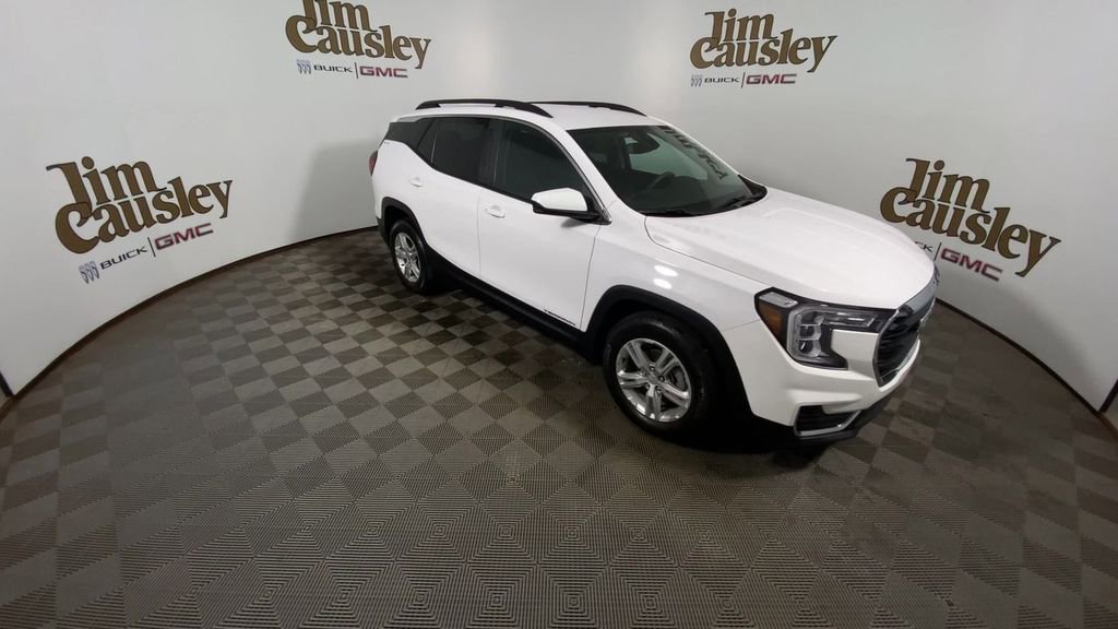 Certified 2023 GMC Terrain SLE w/ Driver Convenience Package image 2