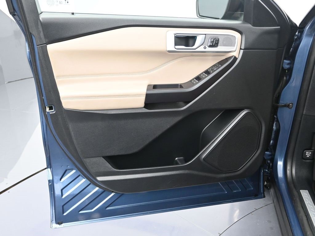 Used 2020 Ford Explorer Limited w/ Class III Trailer Tow Package image 10