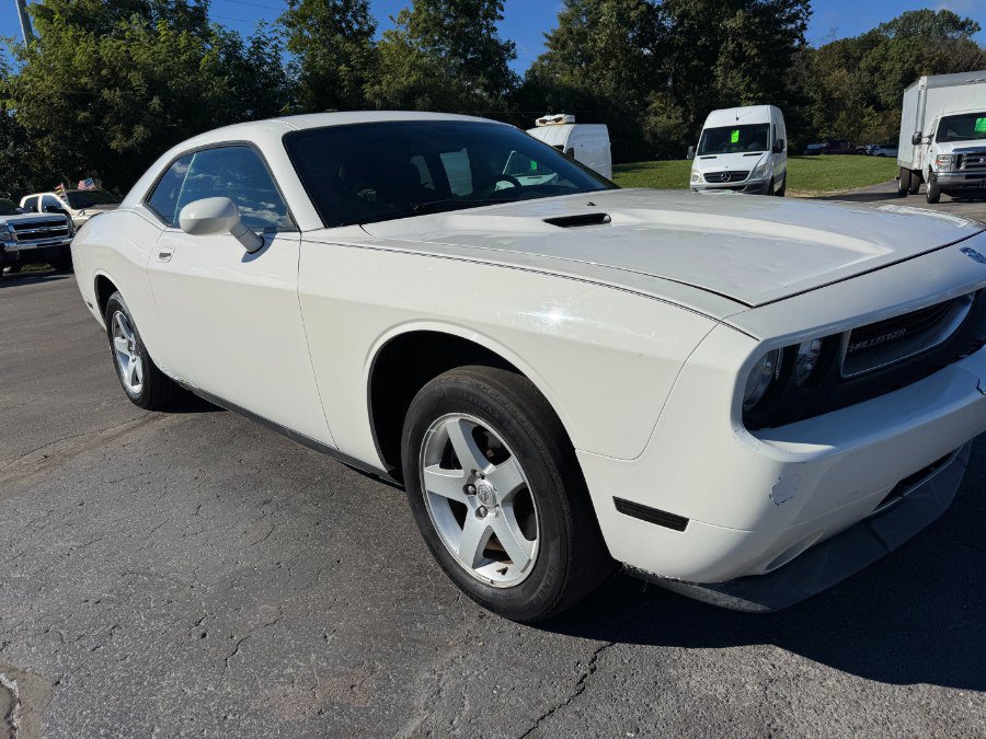 Used 2010 Dodge Challenger SE RWD image 12