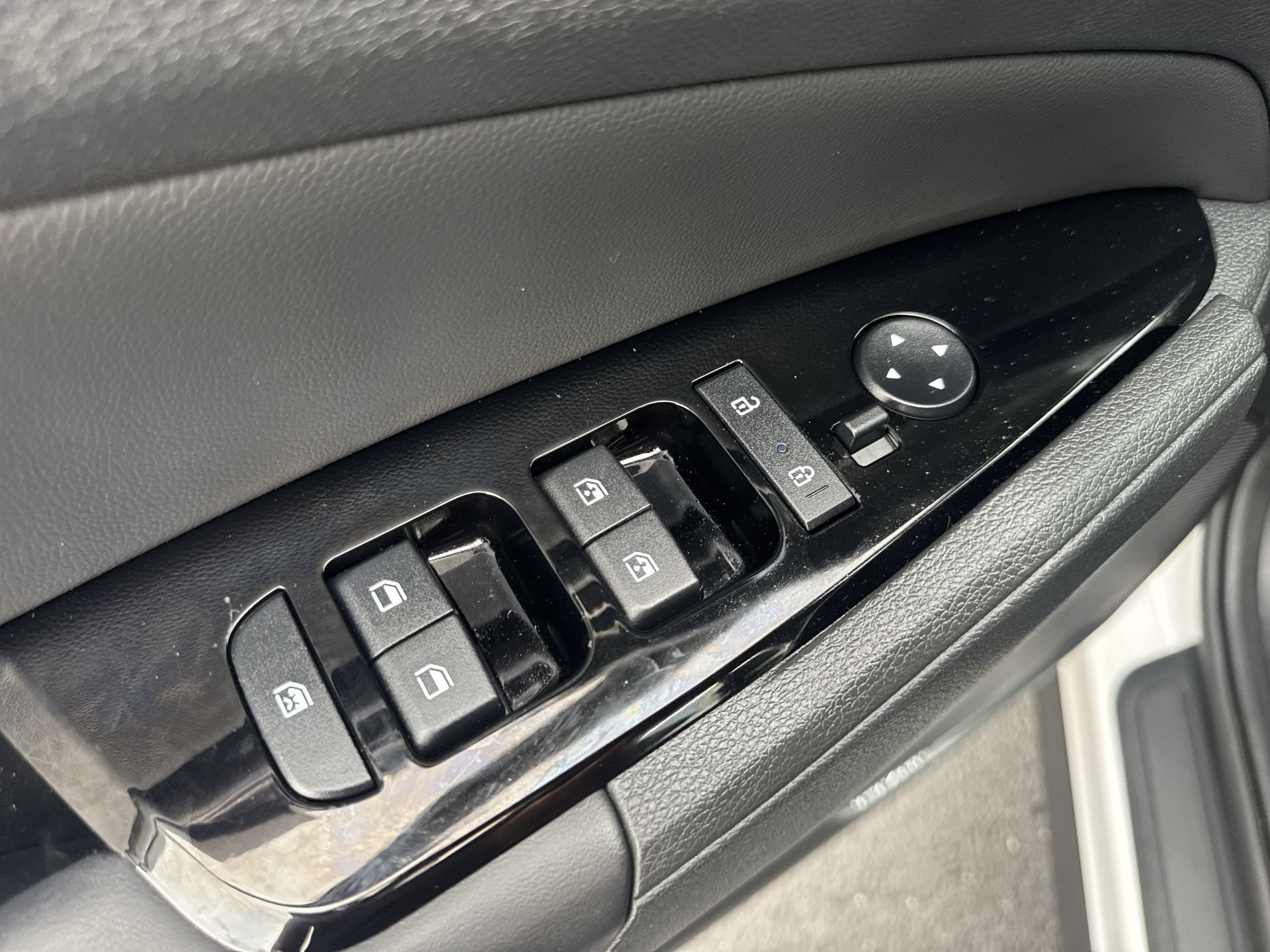 Used 2024 Kia Sportage SX FWD image 13