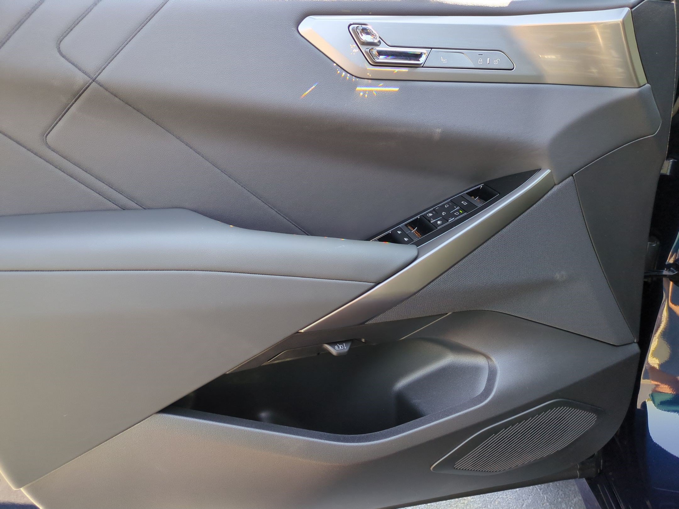 New 2027 BMW X5 xDrive50e w/ M Sport Professional Package AWD/4WD image 14