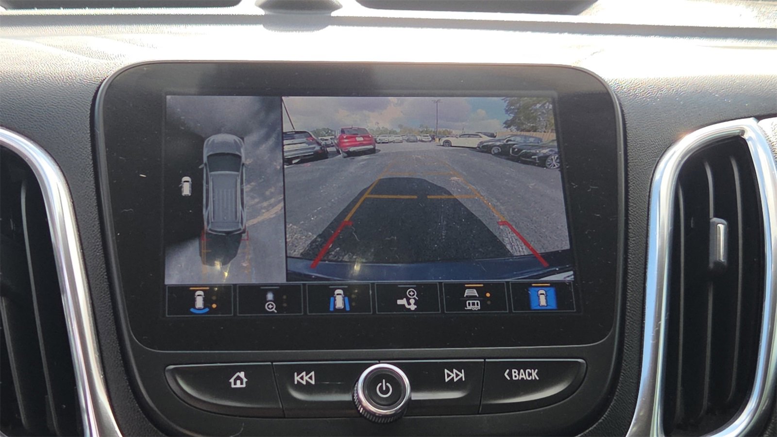 Used 2022 Chevrolet Equinox LT image 33