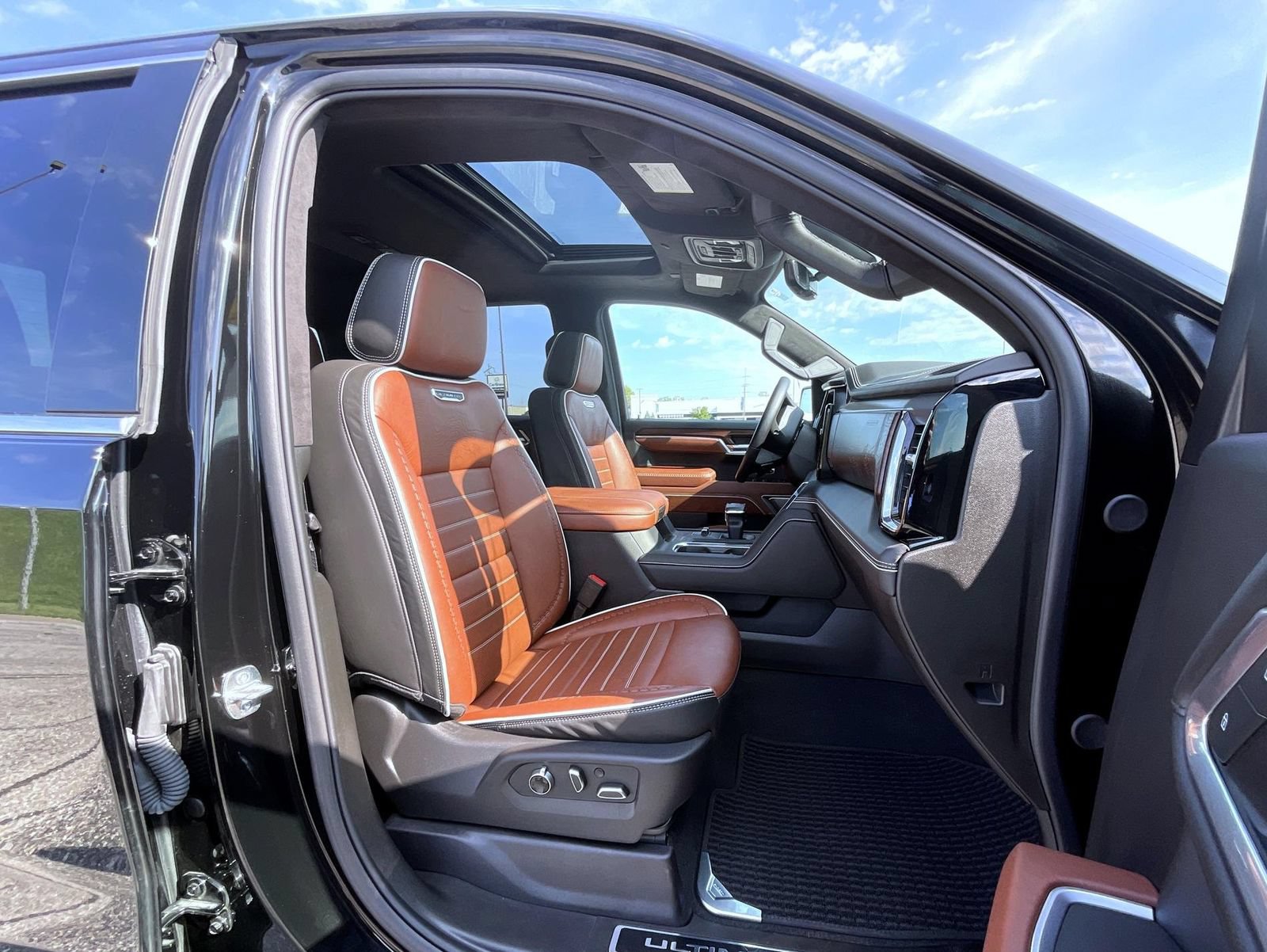 Certified 2026 GMC Sierra 1500 Denali Ultimate AWD/4WD image 15