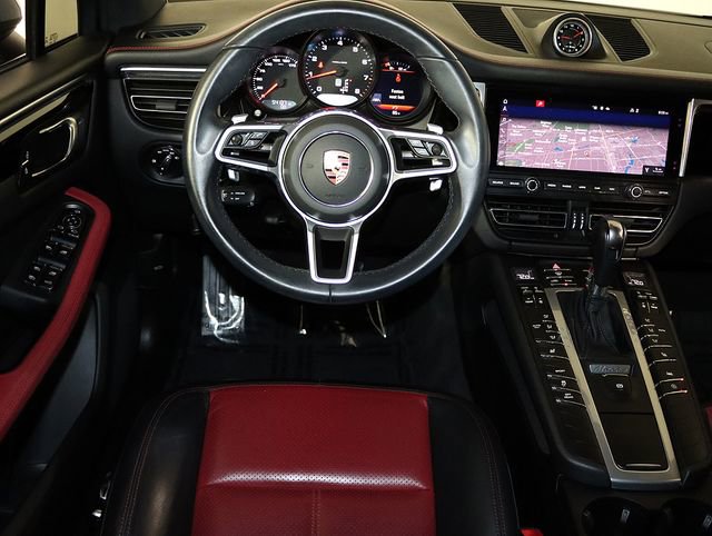 Used 2020 Porsche Macan image 3