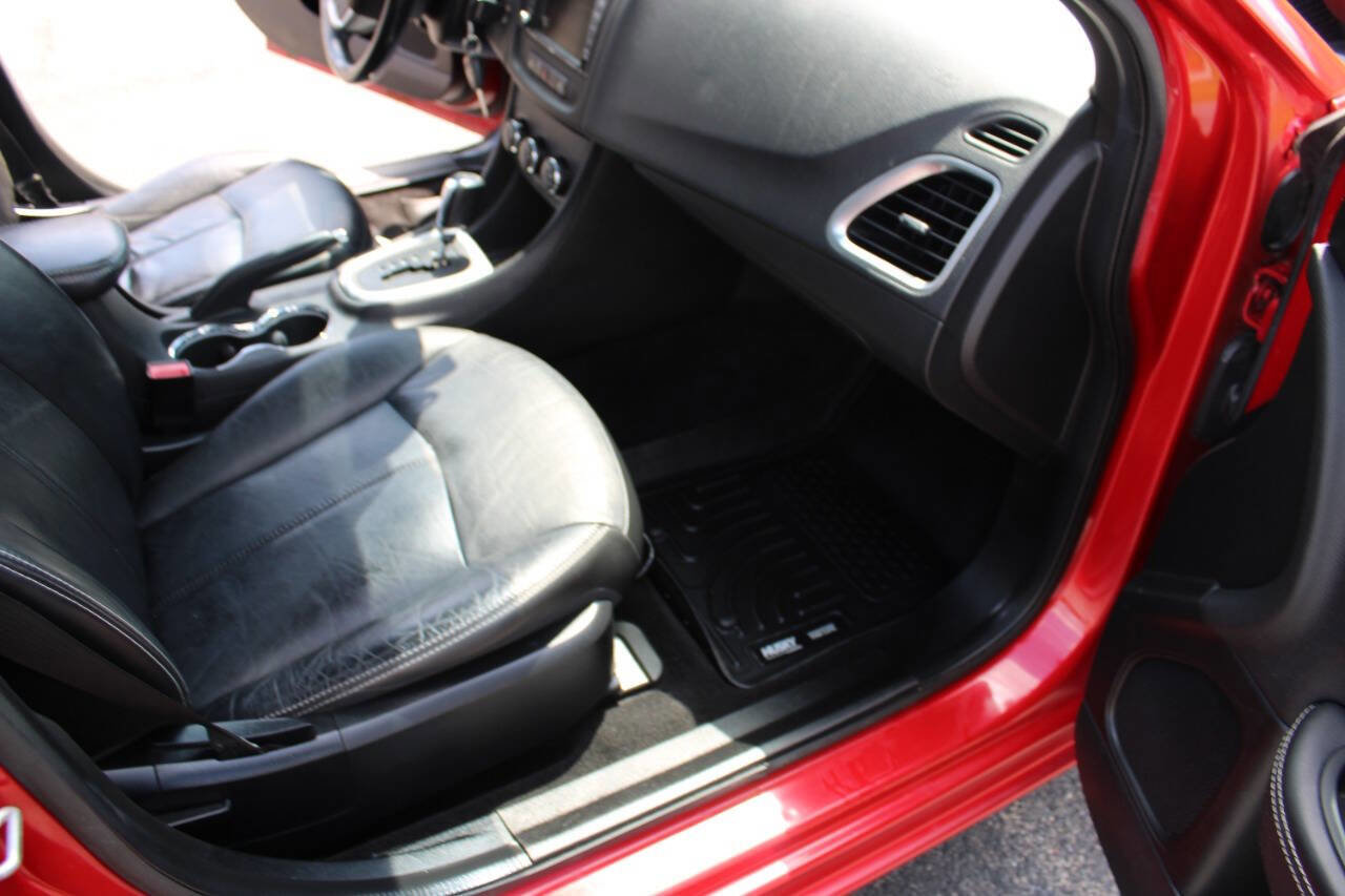 Used 2013 Dodge Avenger SXT w/ Blacktop Pkg FWD image 36