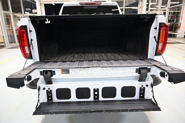 New 2026 GMC Sierra 1500 SLT w/ SLT Premium Plus Package image 9