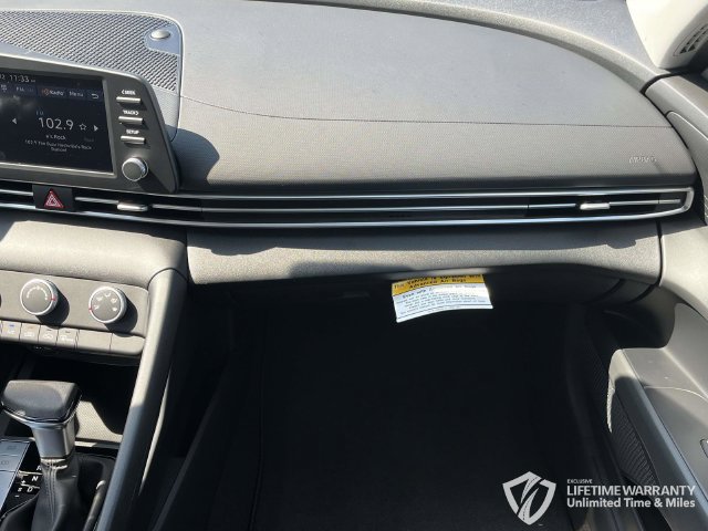 New 2026 Hyundai Elantra SE FWD image 17