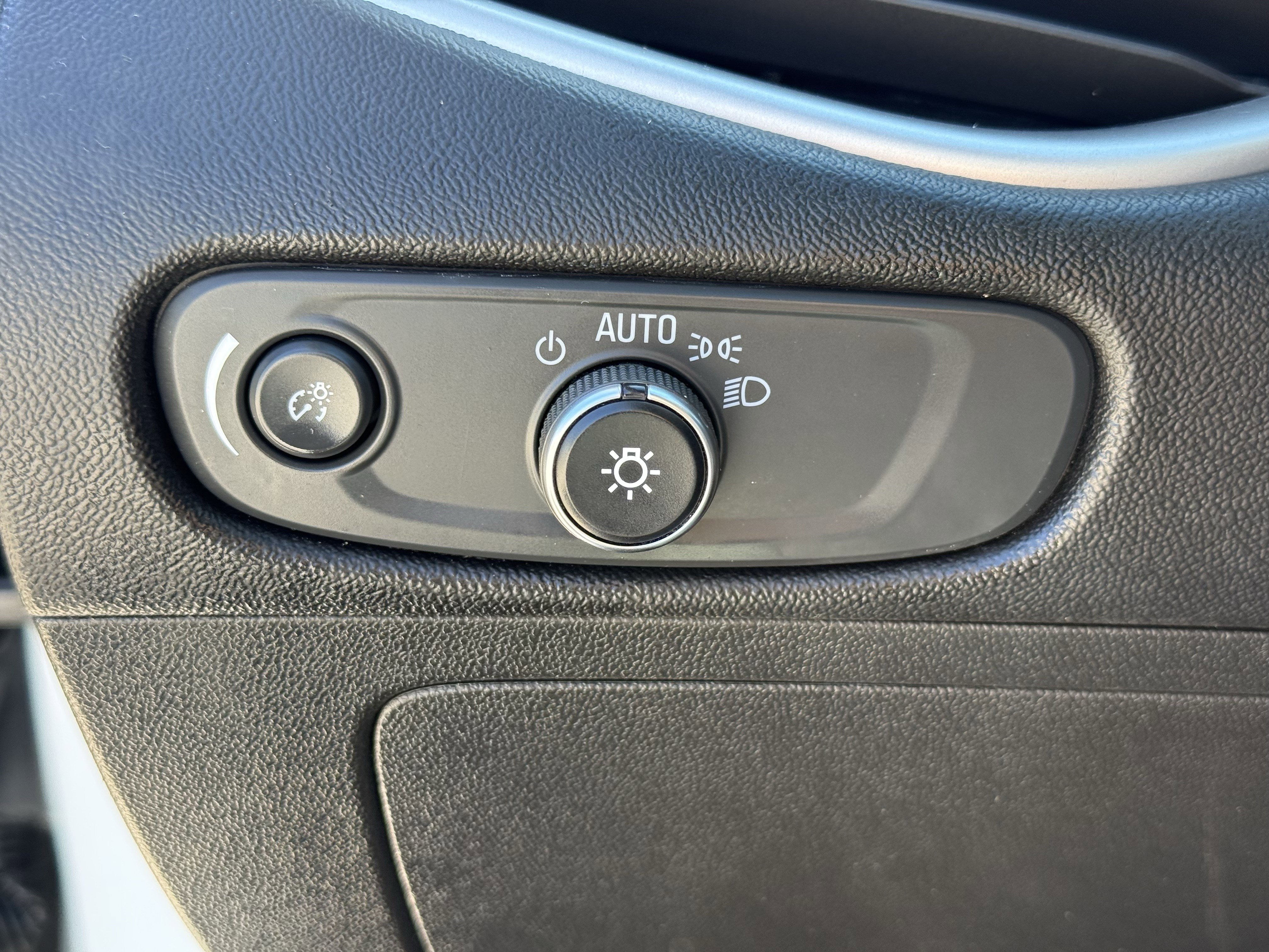 Used 2024 Chevrolet Malibu LT image 25