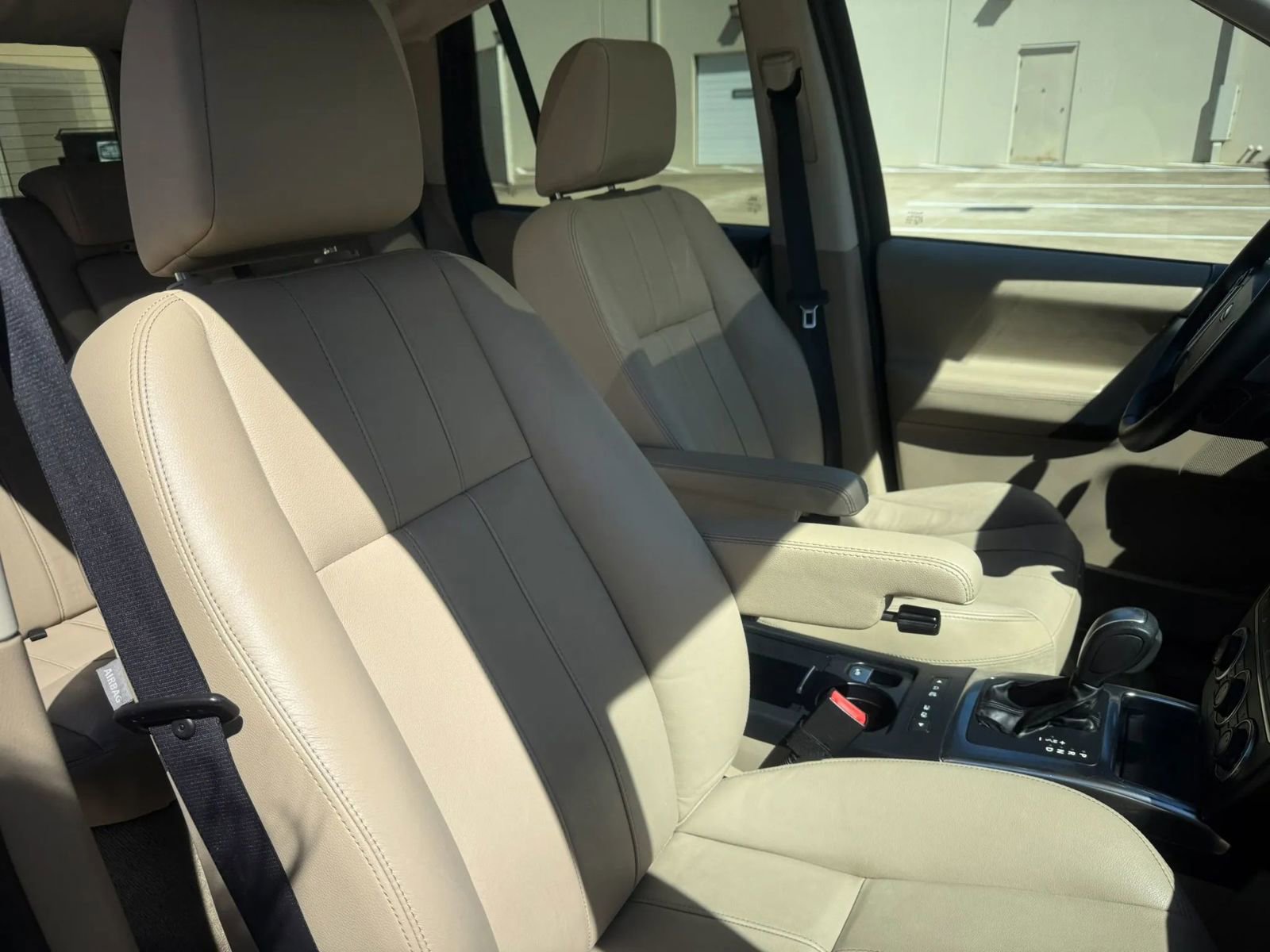 Used 2013 Land Rover LR2 HSE AWD/4WD image 17