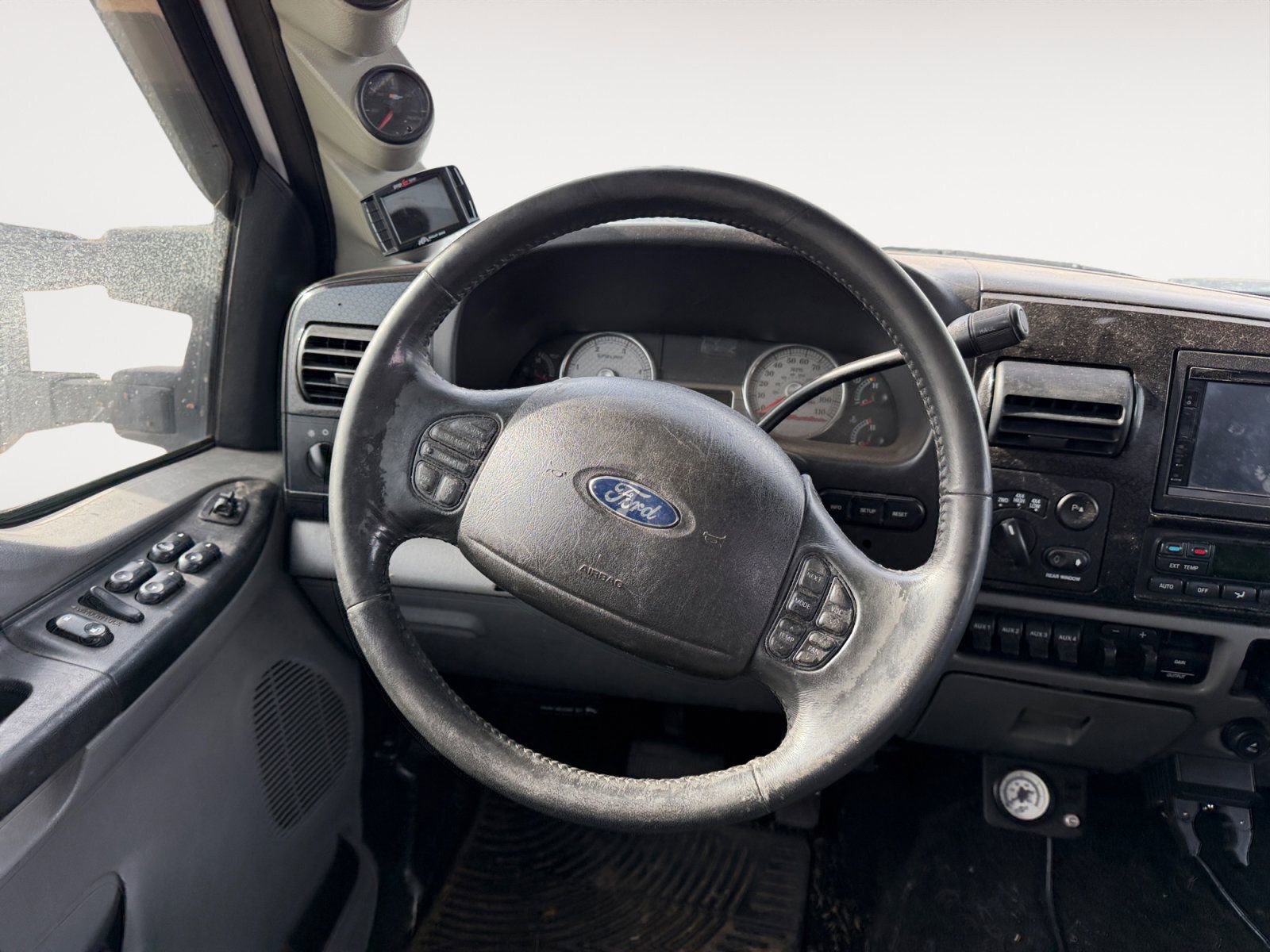 Used 2005 Ford F350 Lariat image 12