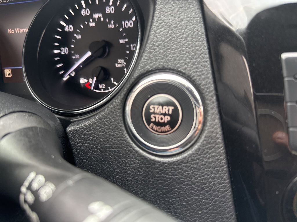 Used 2020 Nissan Rogue SV AWD/4WD image 24