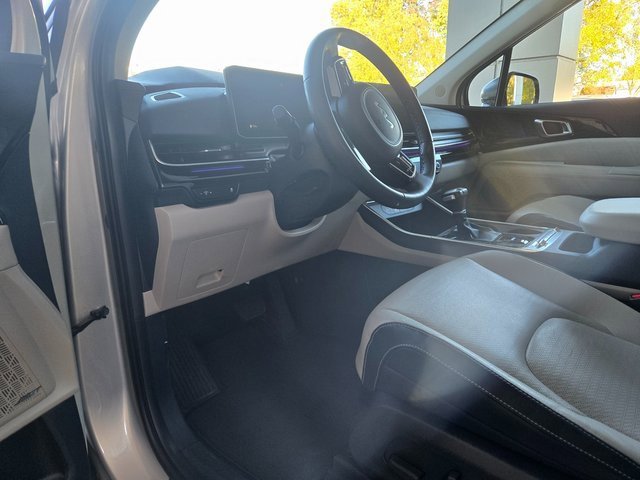 New 2025 Kia Carnival SX Prestige image 4