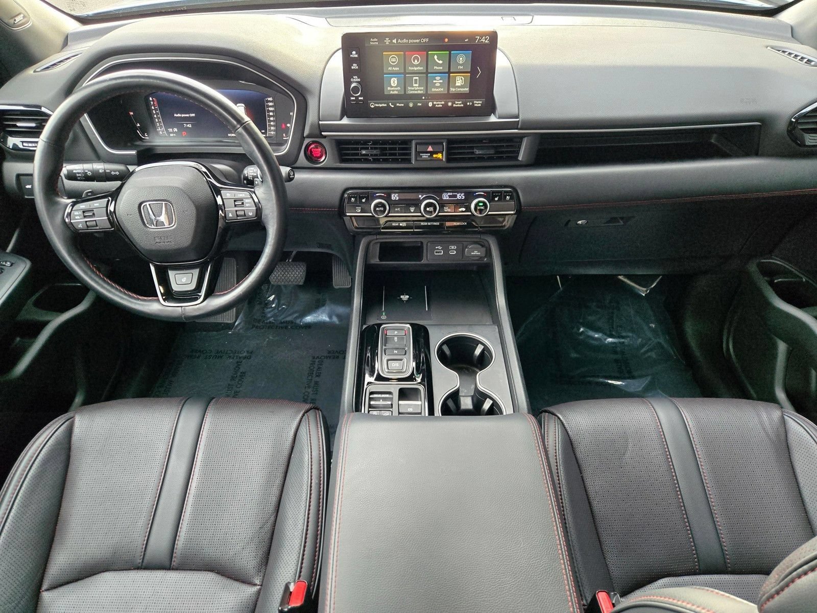Used 2025 Honda Pilot Black Edition image 13