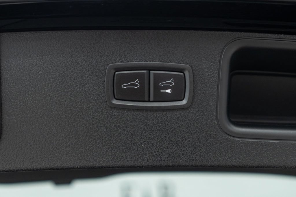 Used 2023 Porsche Macan S AWD/4WD image 32