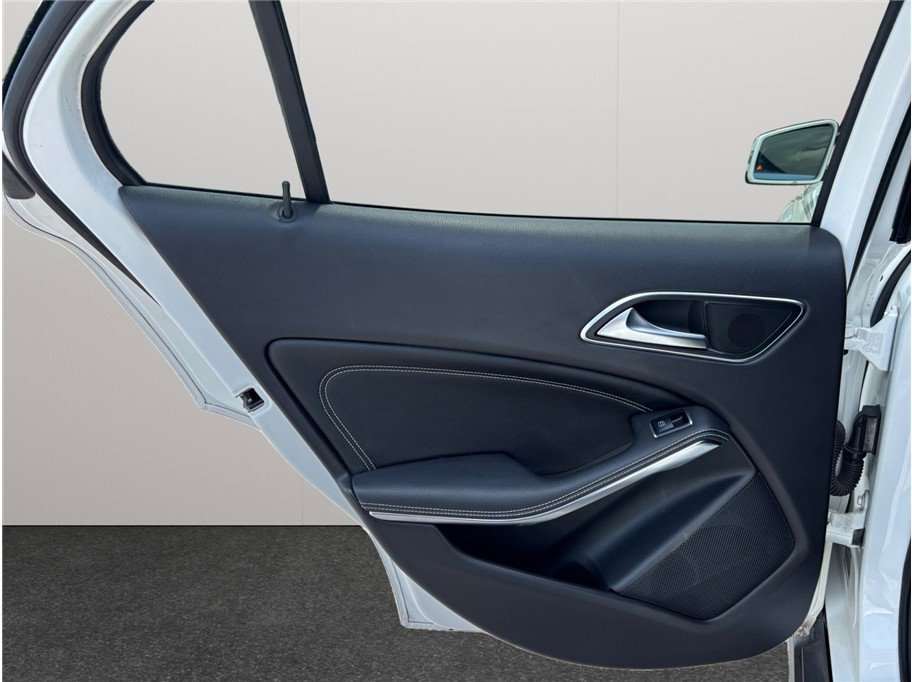 Used 2019 Mercedes-Benz GLA 250 GLA 250 Sport Utility 4D image 35