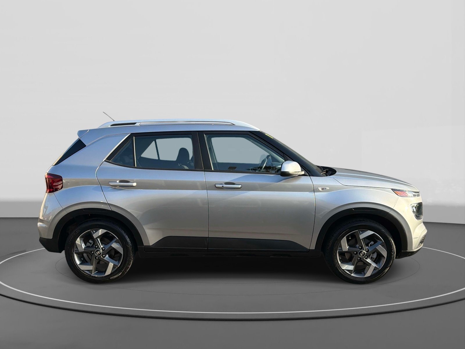 Certified 2026 Hyundai Venue SEL FWD image 4