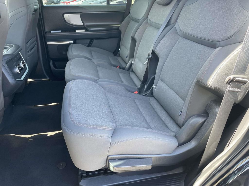 Certified 2025 Ford Expedition Active image 21