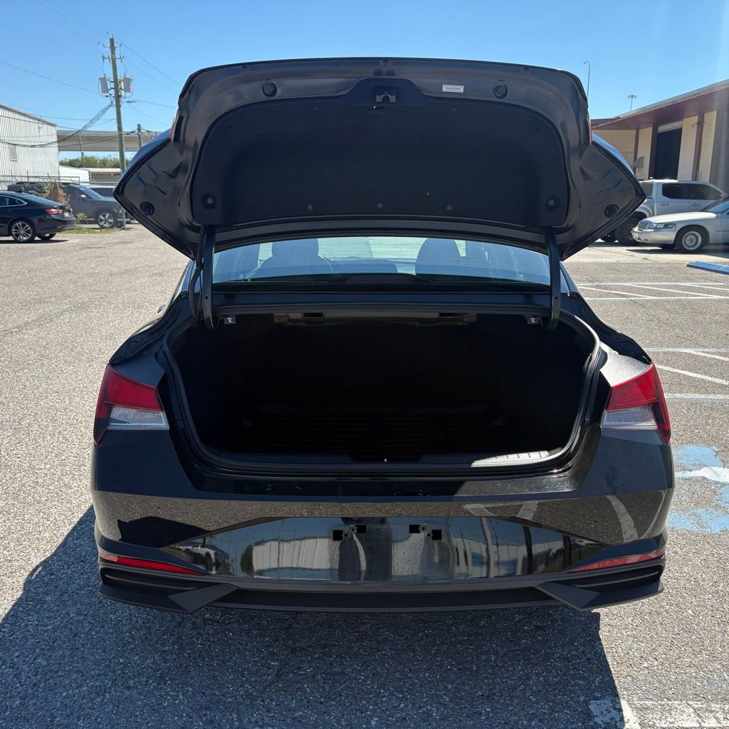 Used 2022 Hyundai Elantra SEL w/ Convenience Package image 13