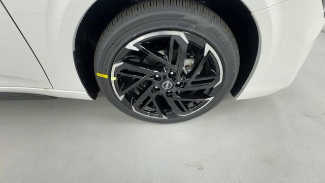 New 2026 Nissan Sentra SR FWD image 9