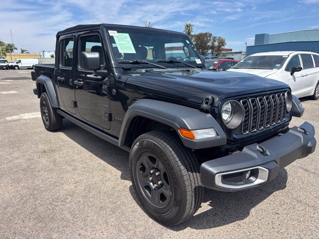 Used 2024 Jeep Gladiator Sport AWD/4WD image 3