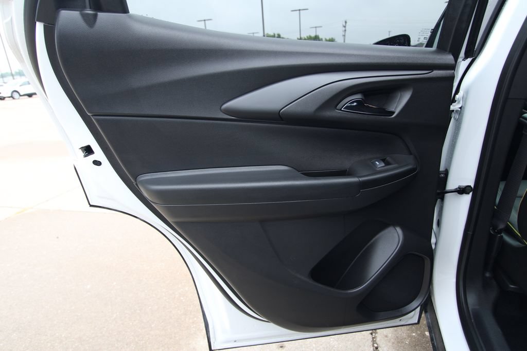 Used 2025 Chevrolet TrailBlazer ACTIV FWD image 34