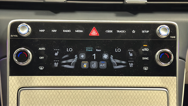 Used 2025 Genesis GV80 3.5T Prestige AWD/4WD image 18
