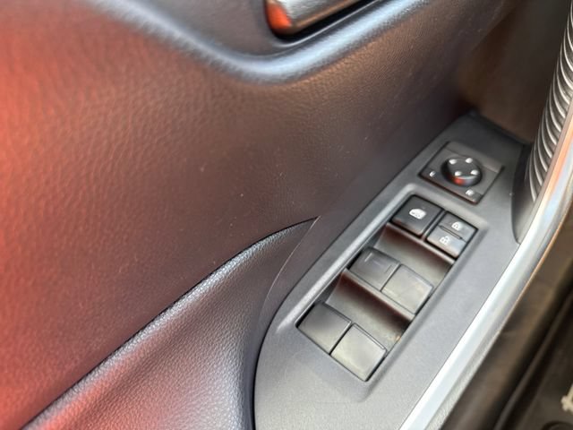 Used 2019 Toyota RAV4 LE AWD/4WD image 31