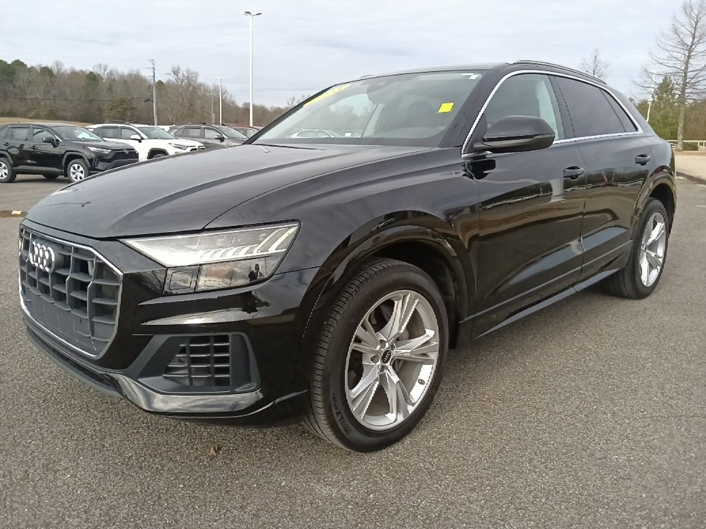 Used 2023 Audi Q8 Premium image 7