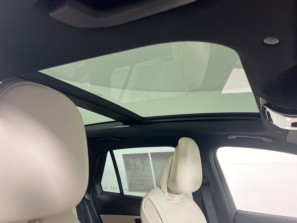 Used 2023 Mercedes-Benz GLC 300 4MATIC image 6