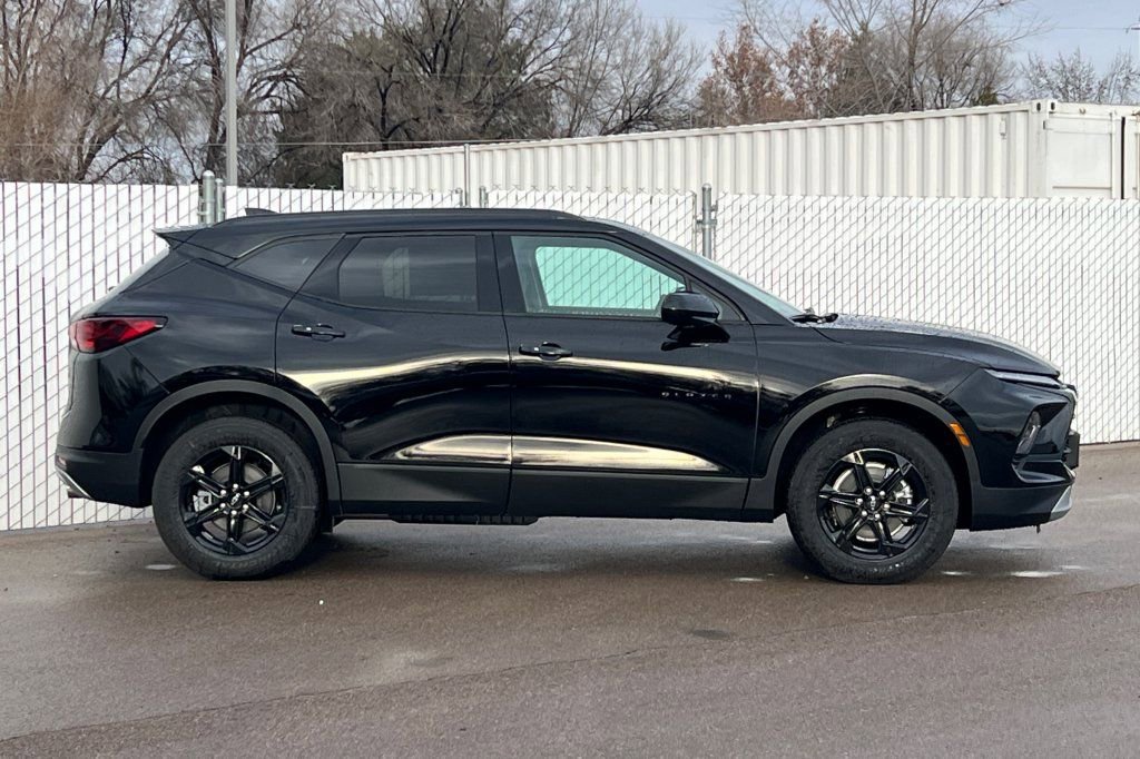 New 2026 Chevrolet Blazer LT w/ Convenience Package AWD/4WD image 3